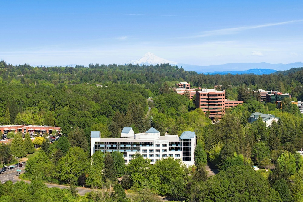 AC Hotel By Marriott Portland Lake Oswego 66/68
