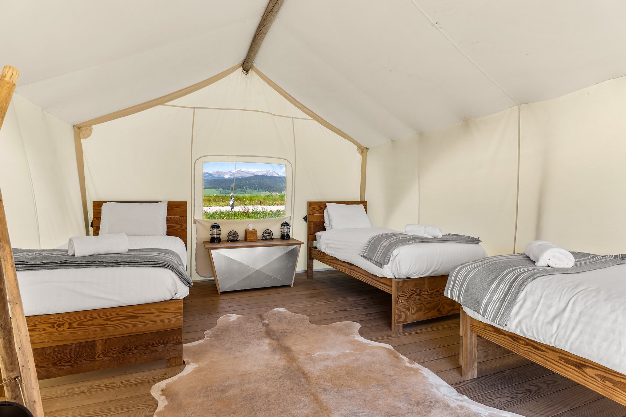 Under Canvas Yellowstone 4/34