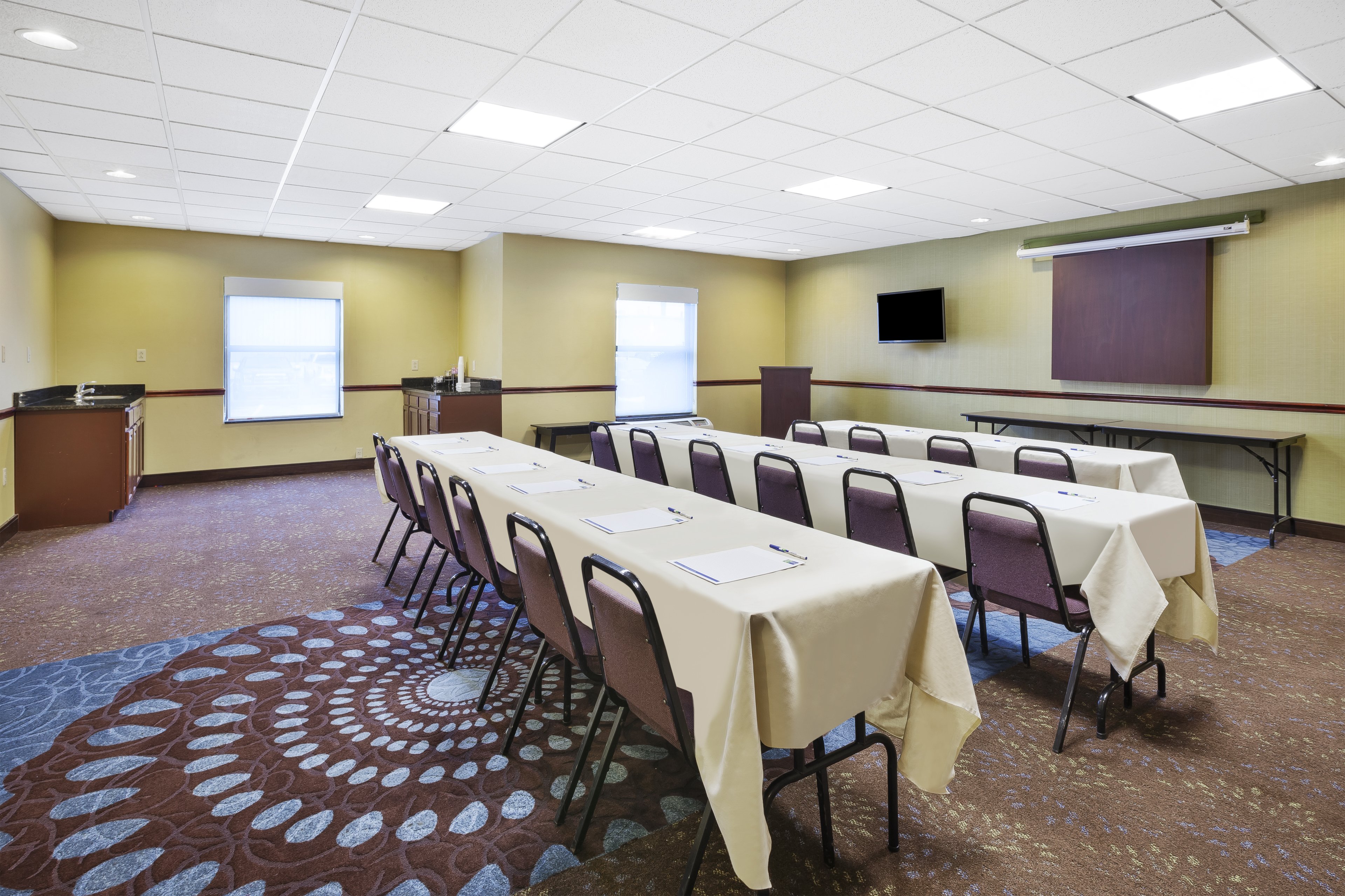Holiday Inn Express Hotel & Suites Circleville 39/47