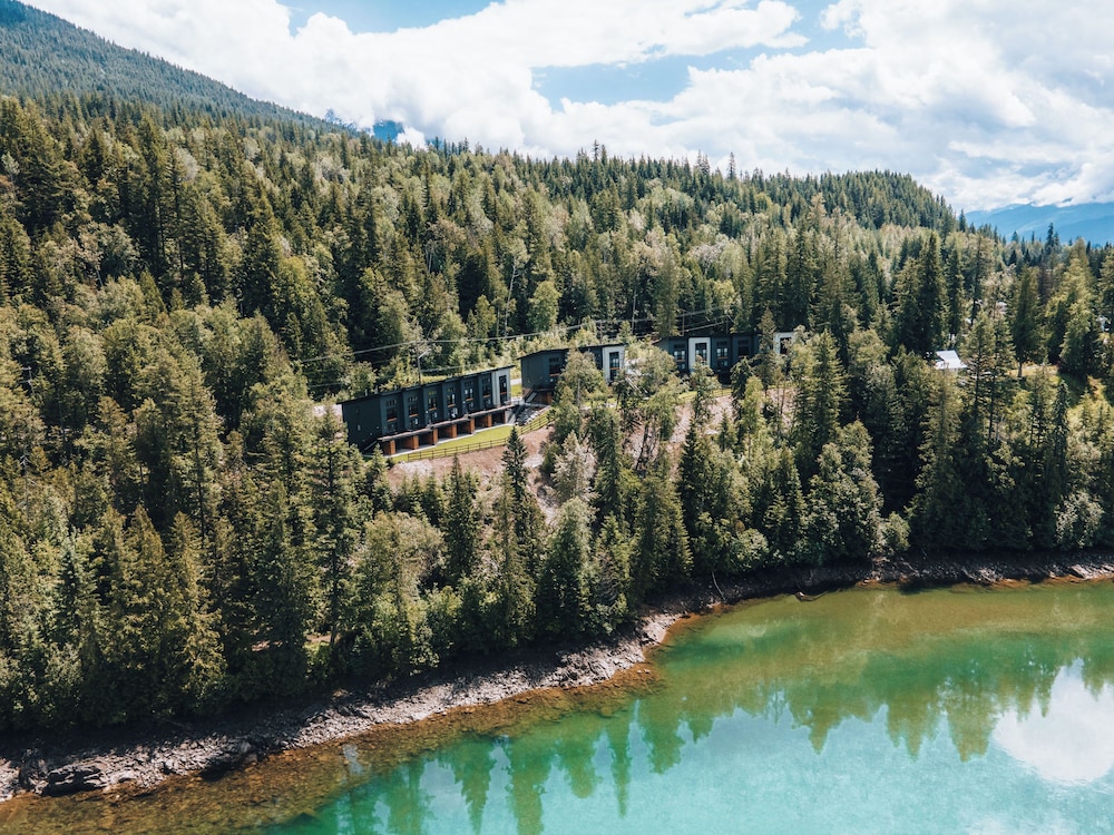 Basecamp Resorts Revelstoke 30/42