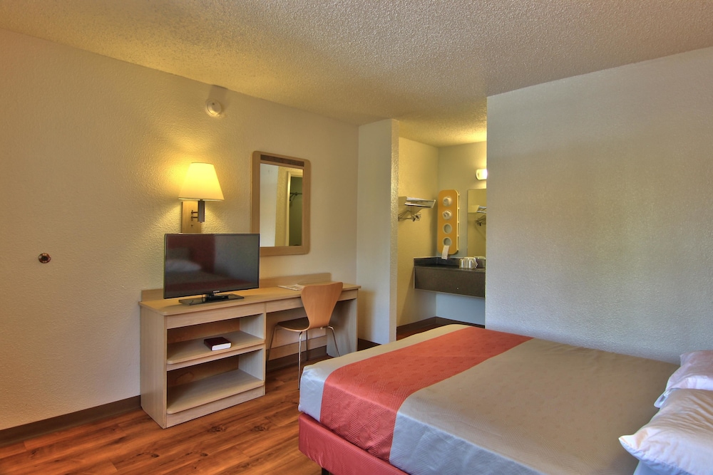 Motel6 Sacramento, CA - Old Sacramento North 37/57