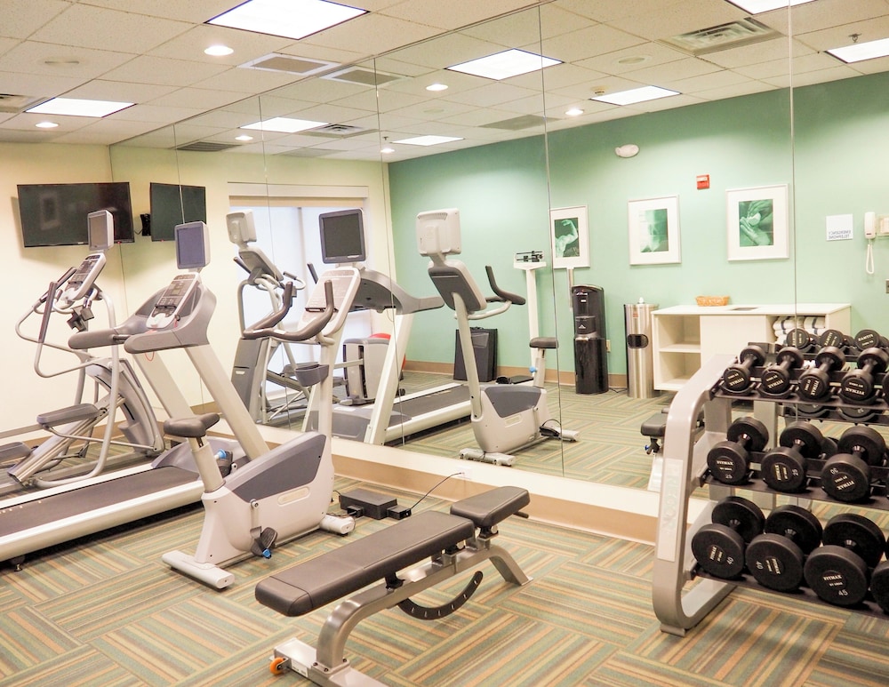 Holiday Inn Express Suites Blackburg University Area 39/74