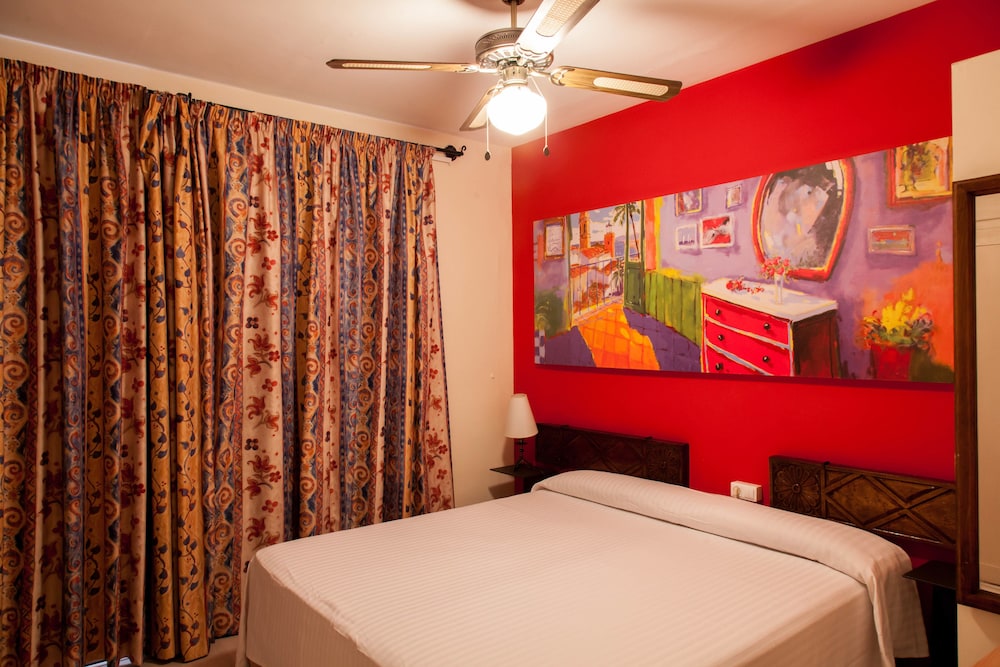 El Cid Hotel 24/72