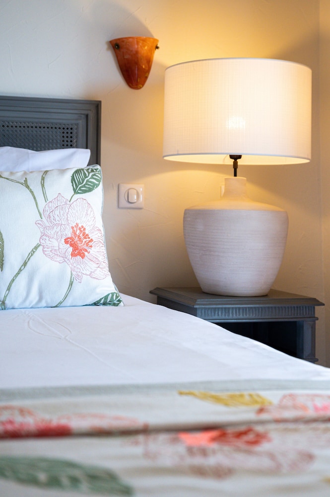Hotel La Grande Bastide 26/75