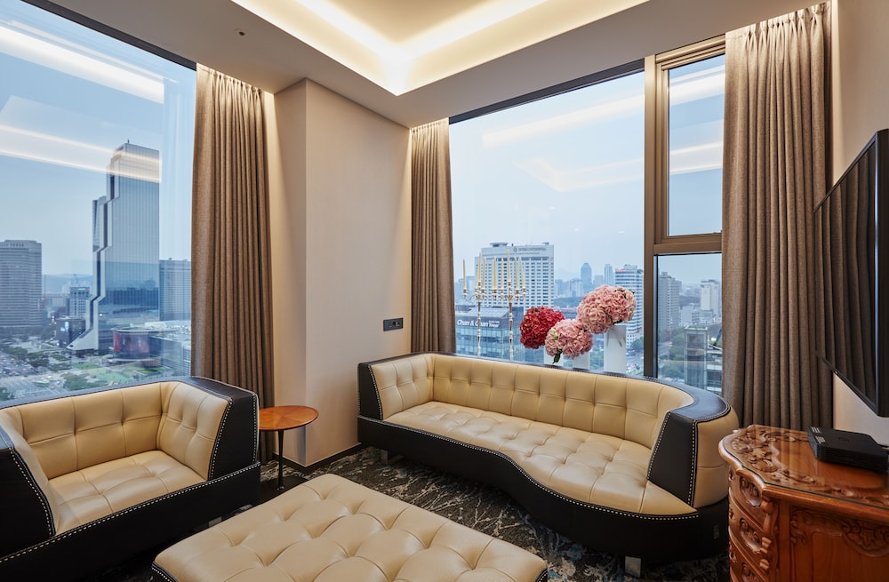 Hotel In 9 43/66