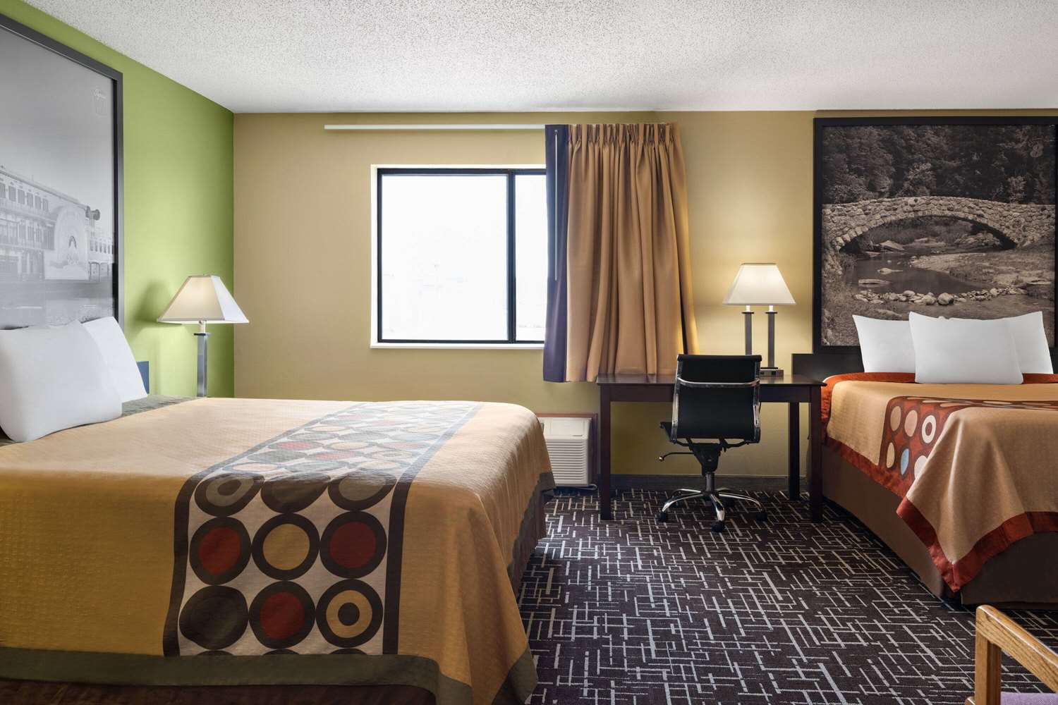 Super 8 by Wyndham Dyersville near Field of Dreams 16/36