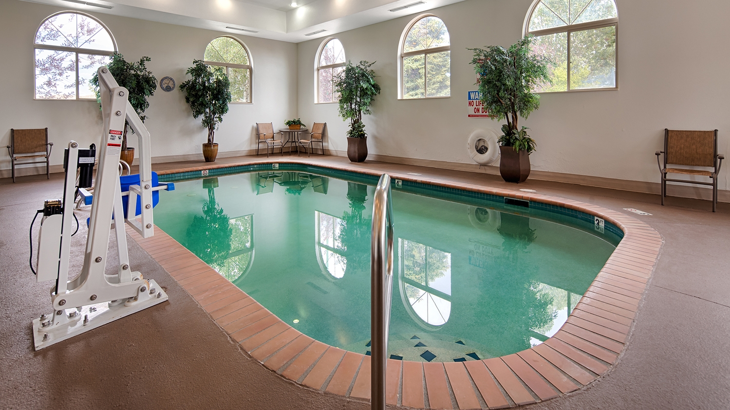 Best Western Plus Deer Park Hotel and Suites 4/9