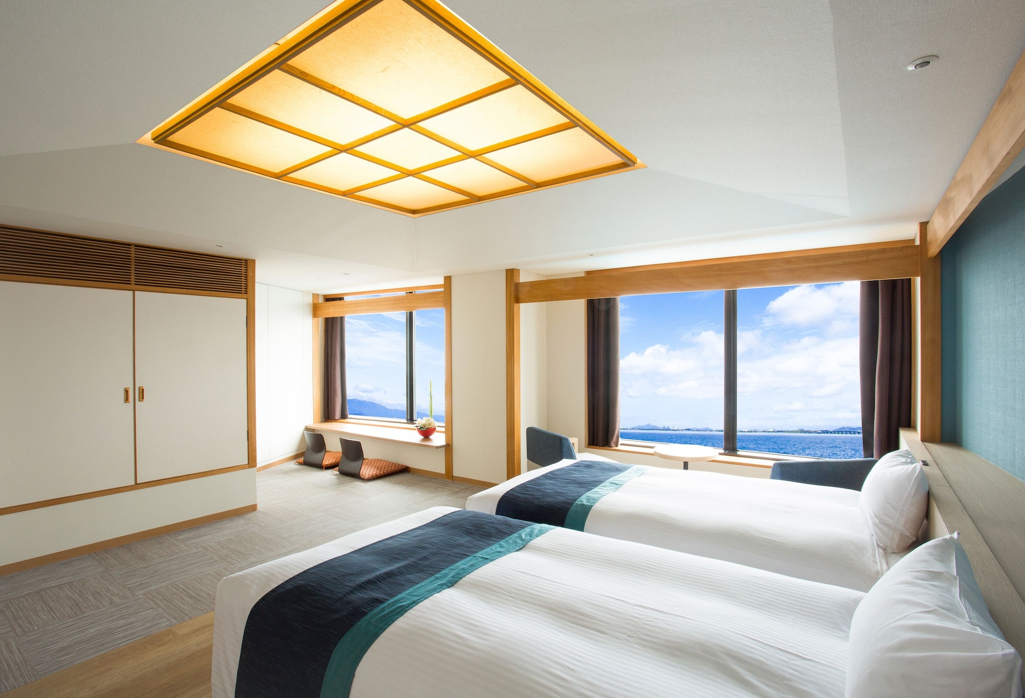 Japanese, Modern, Twin Beds, Pool Access
