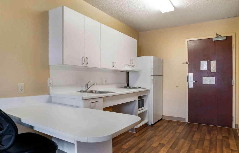 Extended Stay America - Detroit - Novi 33/36
