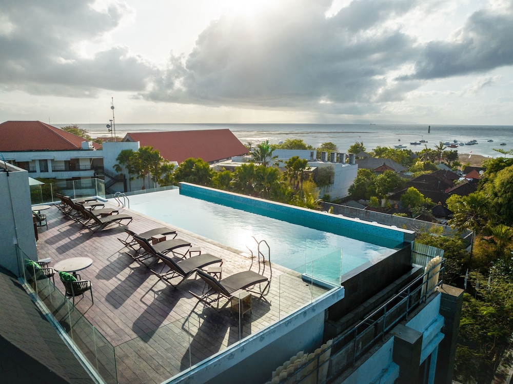 Holiday Inn Bali Sanur 56/58