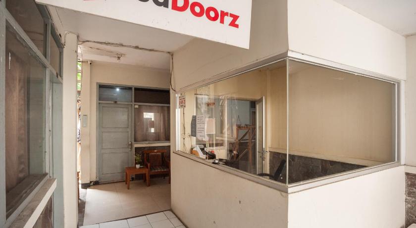 Reddoorz Plus Near Rs Pmi Bogor 5/38