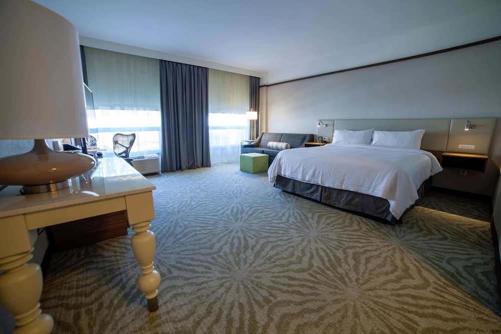 JUNIOR SUITE, KING BED, SOFA