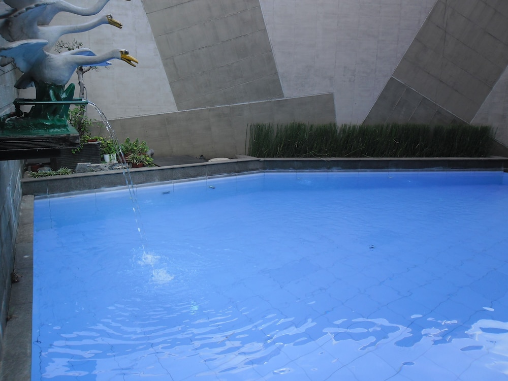 Andelir Hotel 50/51
