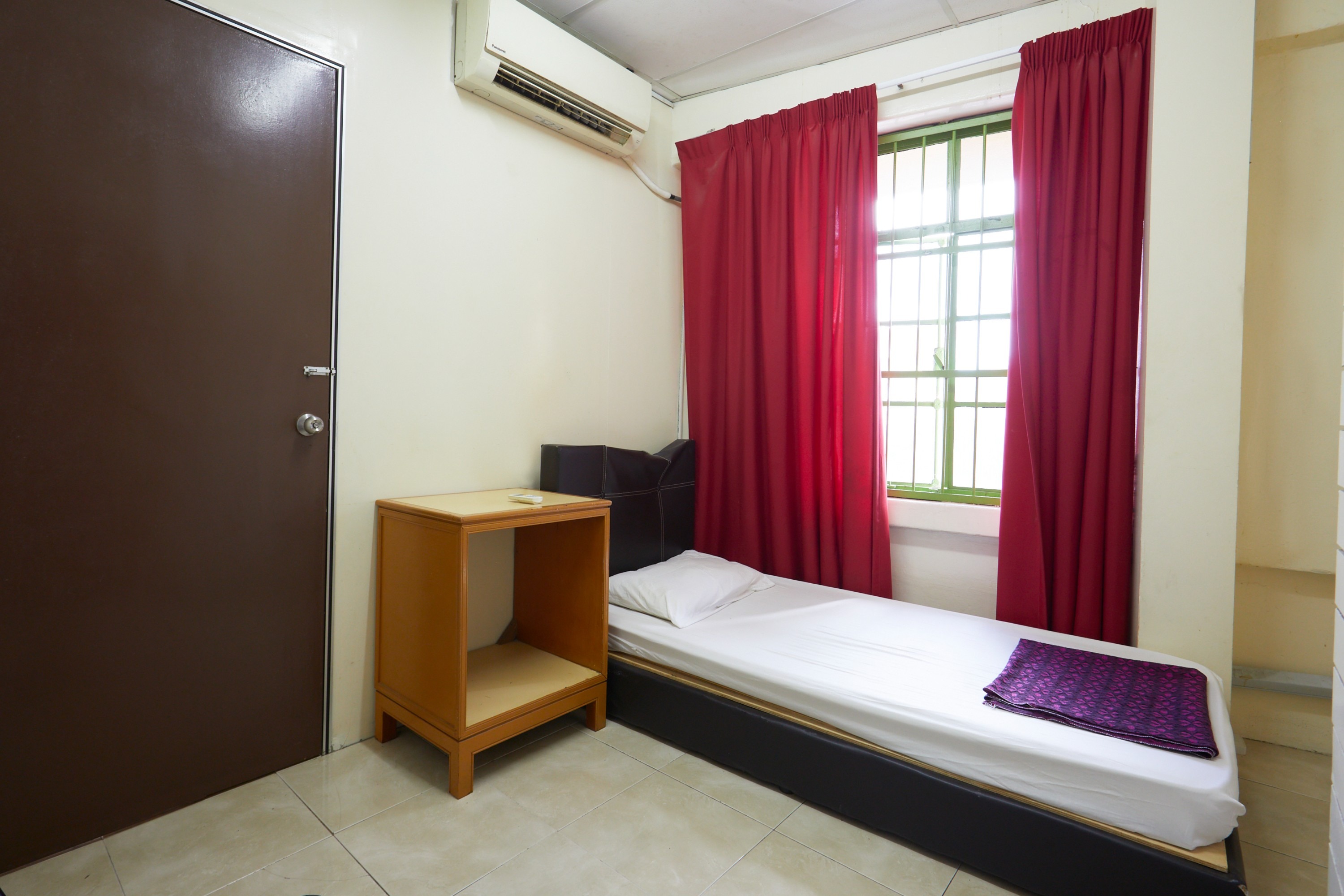 Single Room with Shared Bathroom