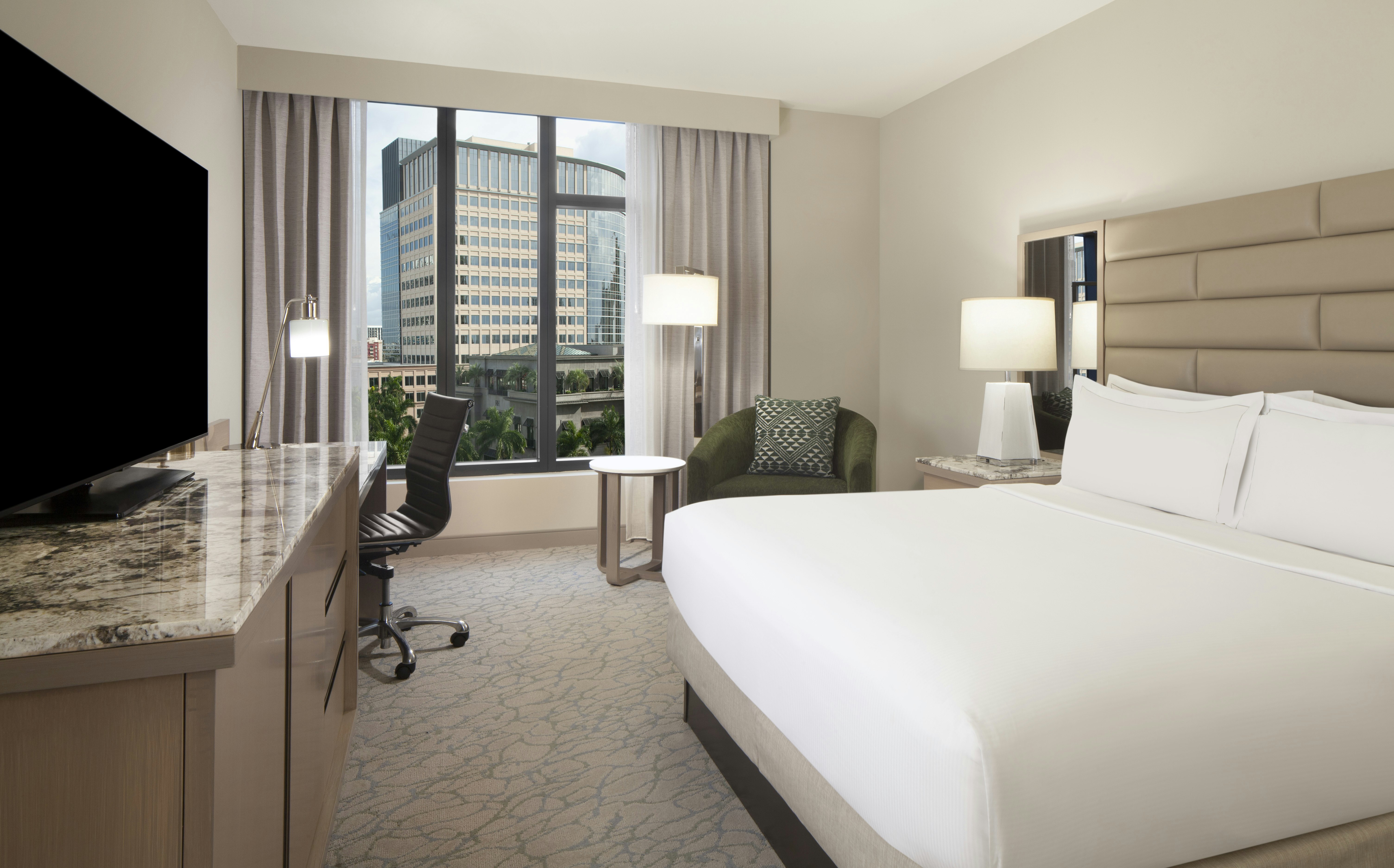 Room, King Bed, City View, Executive Level