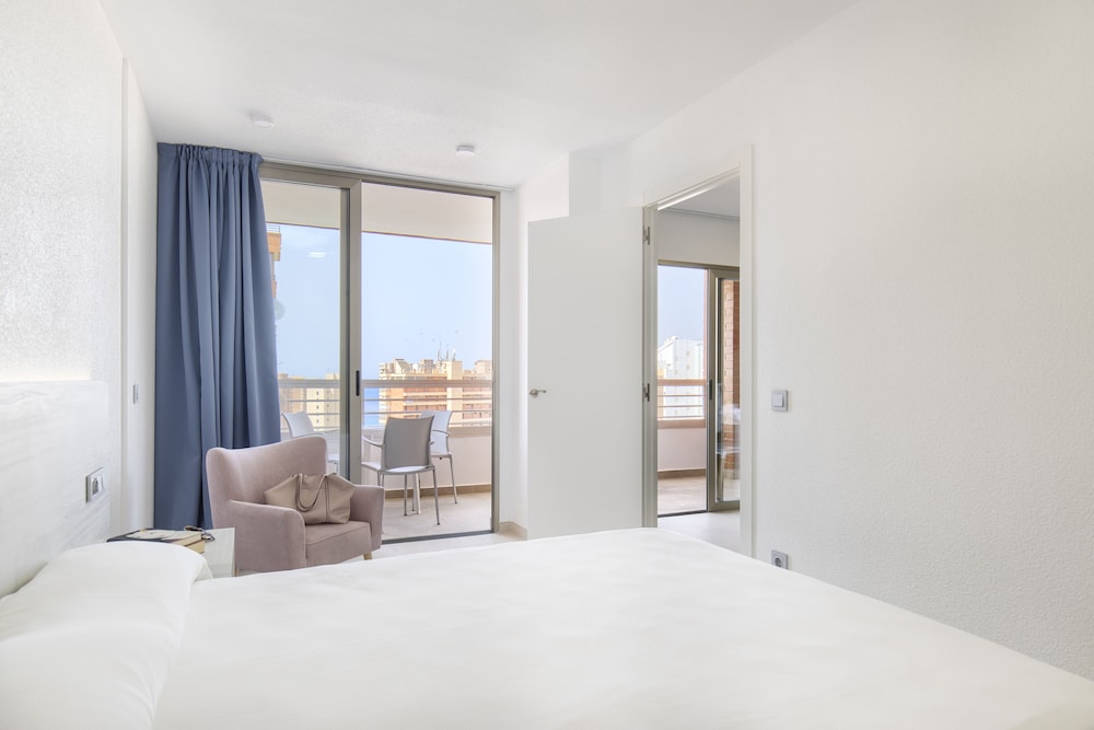 1 BEDROOM, APARTMENT, TERRACE