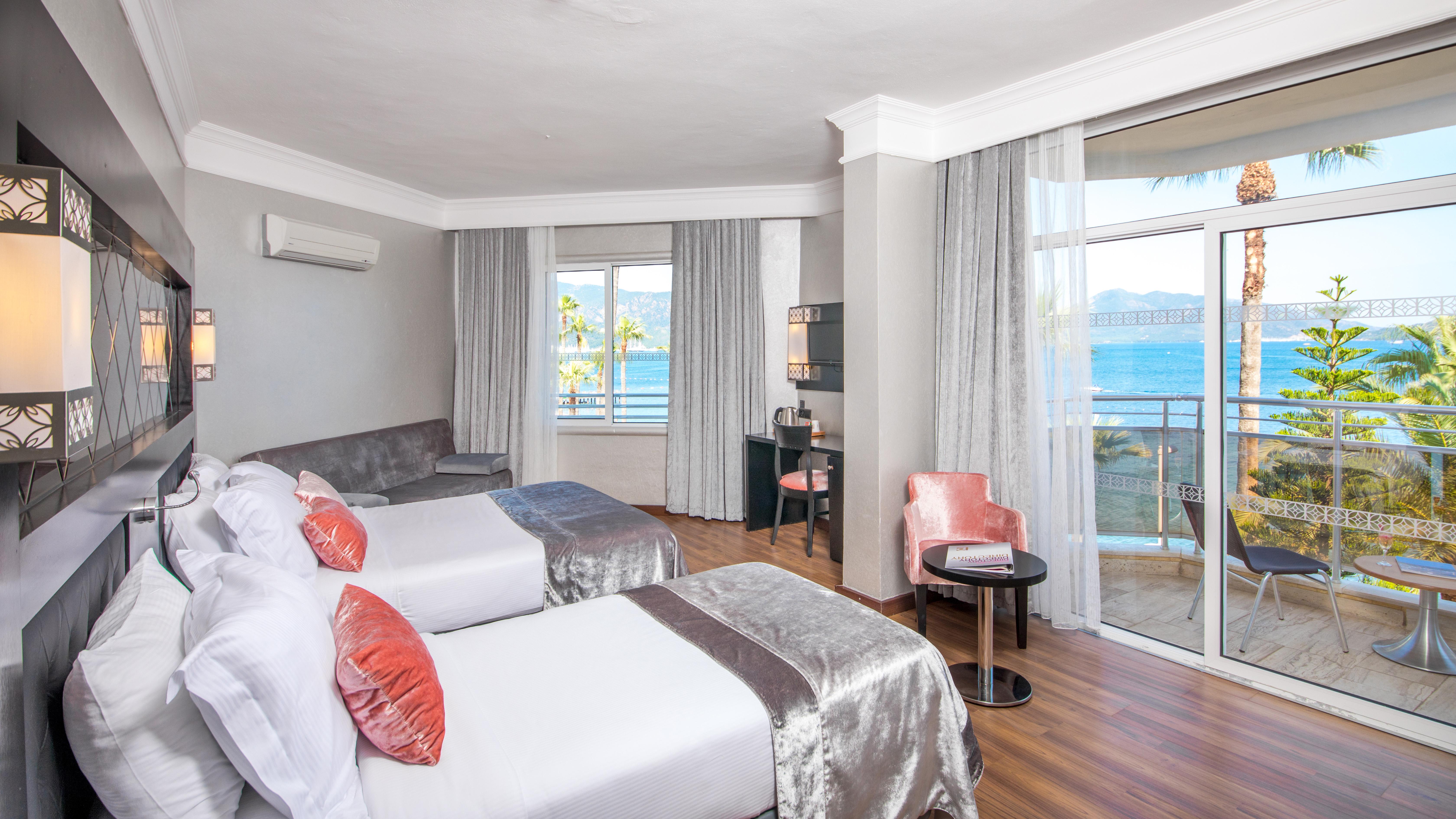 Standard, Beach Front