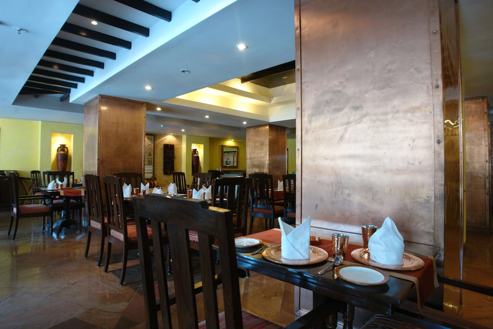 The Lalit Ashok 56/76