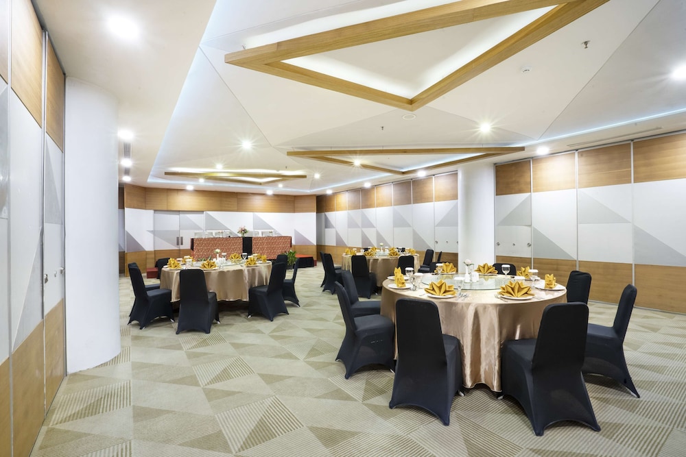 Golden Tulip Pontianak 56/64