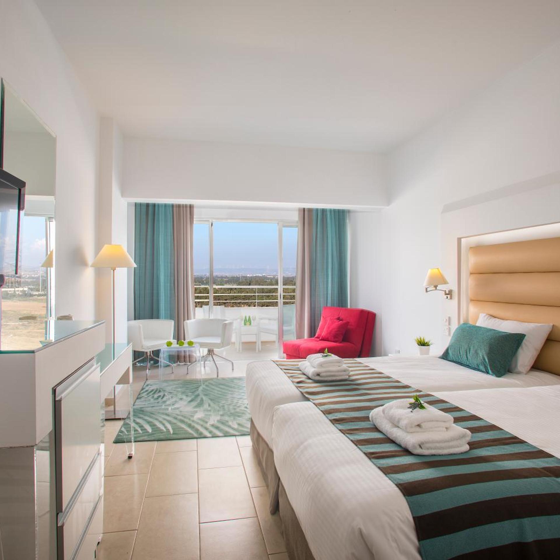 Family, Single Bed, Lateral Side Sea View