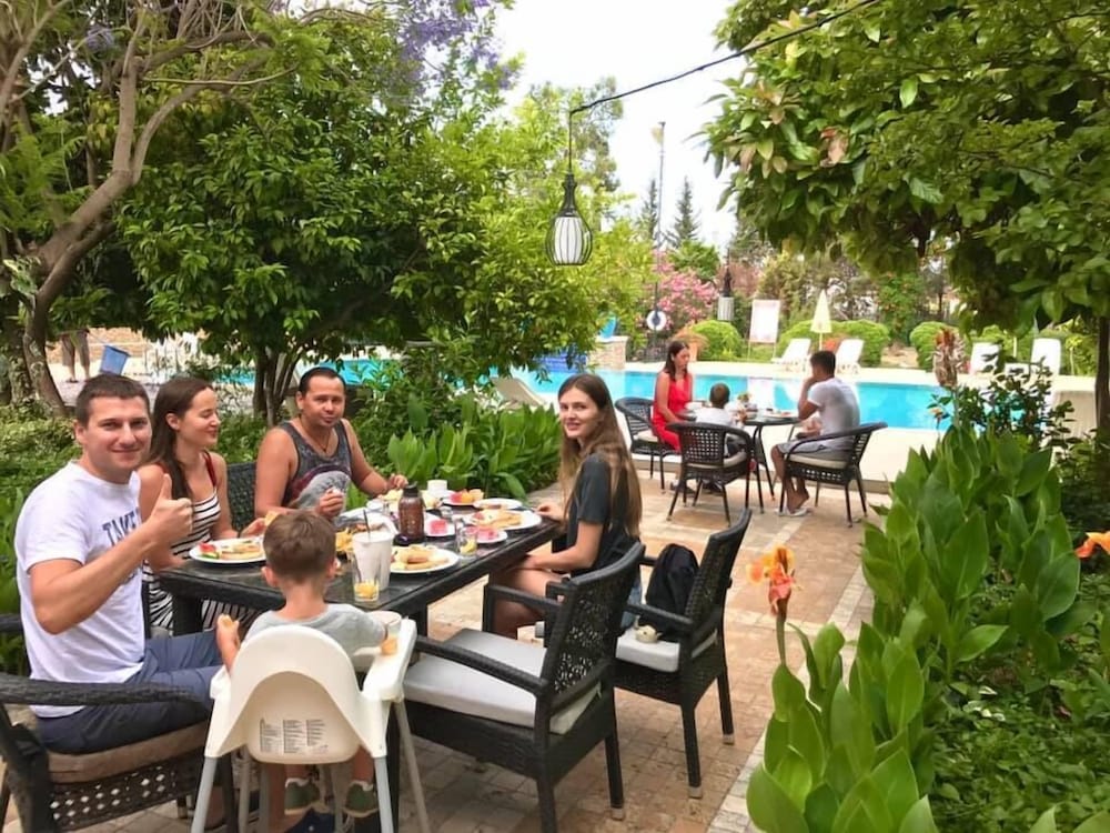 Akkent Garden Hotel 56/63
