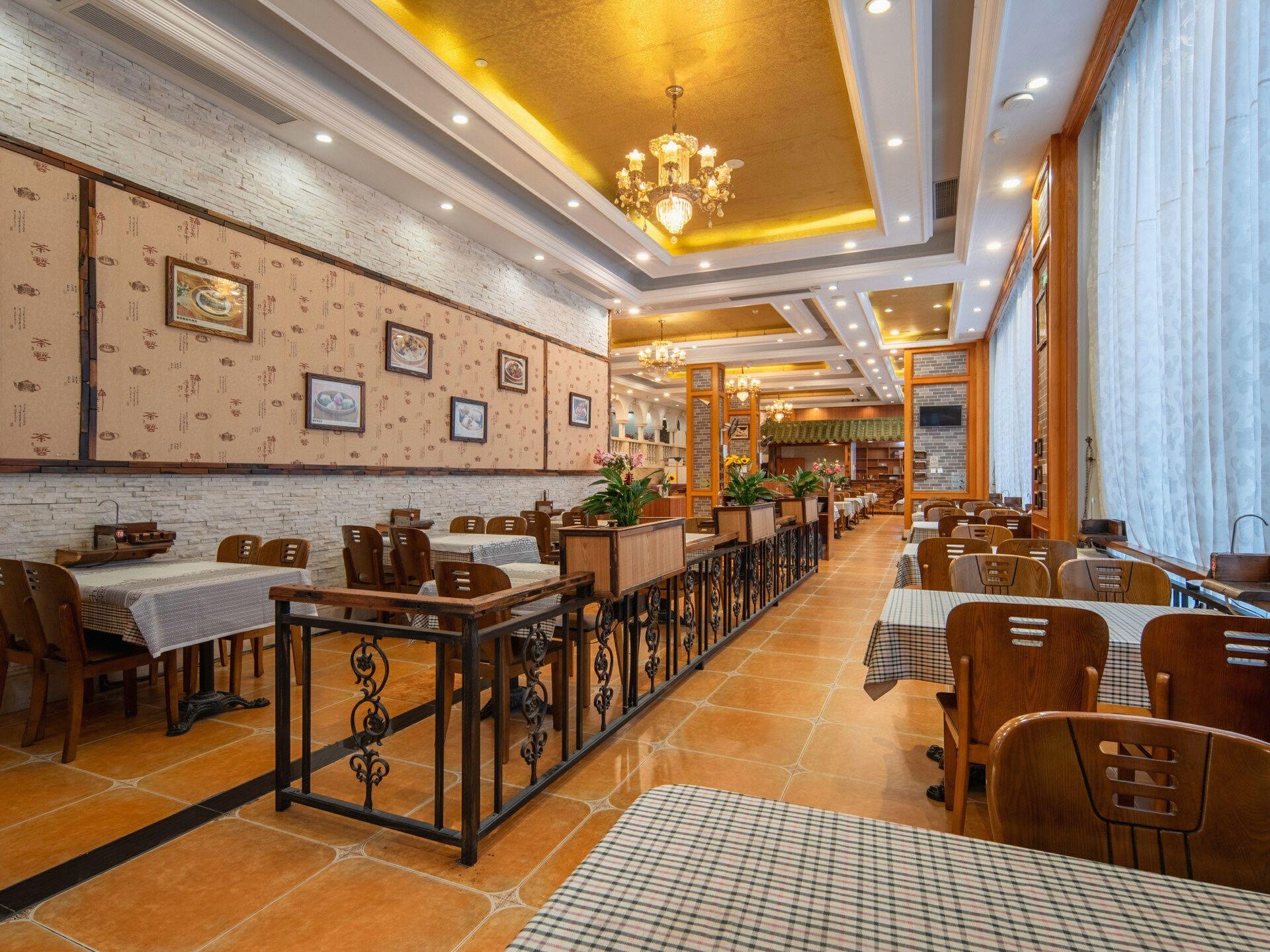 Vienna Hotel (Foshan Lingnan Mingzhu Stadium) 25/33