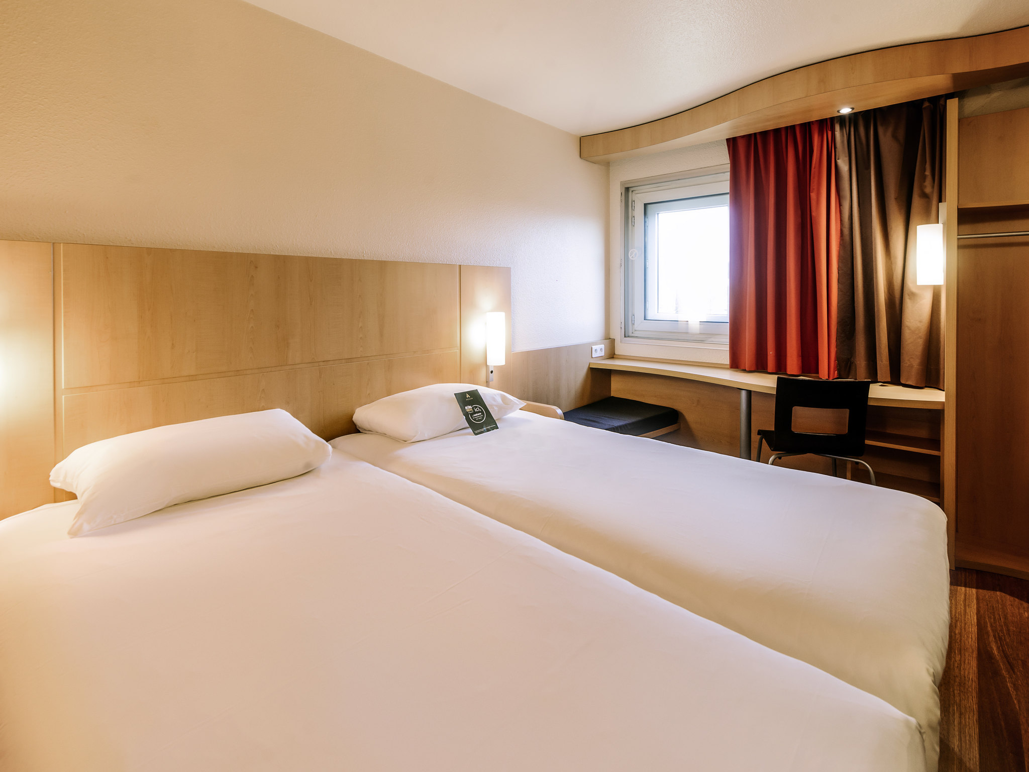 Room, Twin Beds, Old Town View