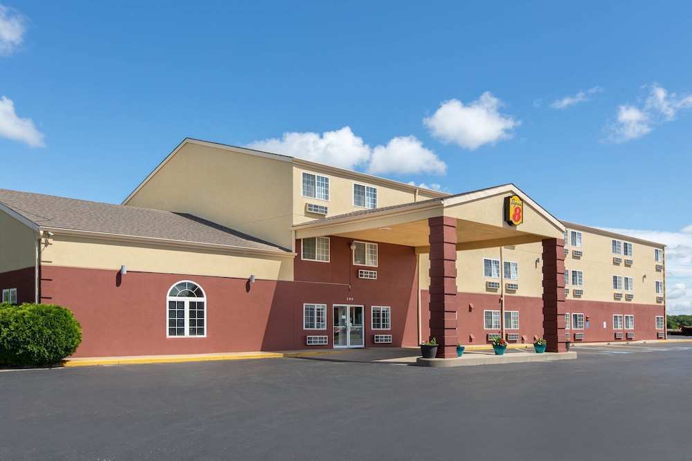 Super 8 by Wyndham Ottawa 1/26