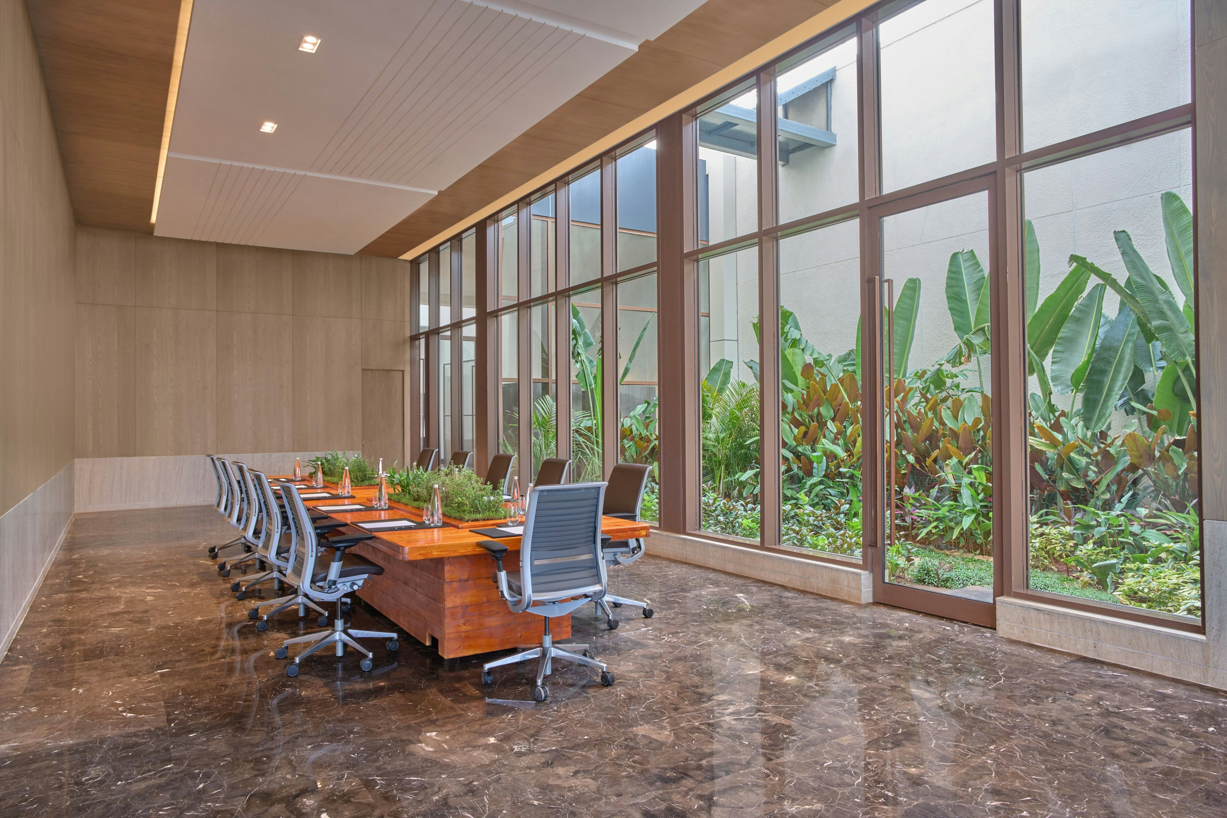 JW Marriott Bengaluru Prestige Golfshire Resort & Spa 8/12