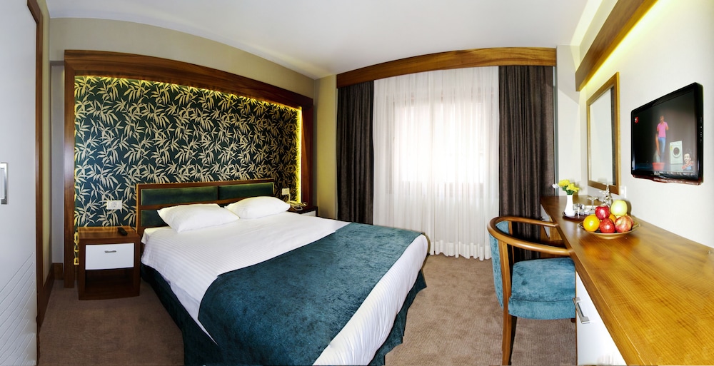Bella Hotel 18/45