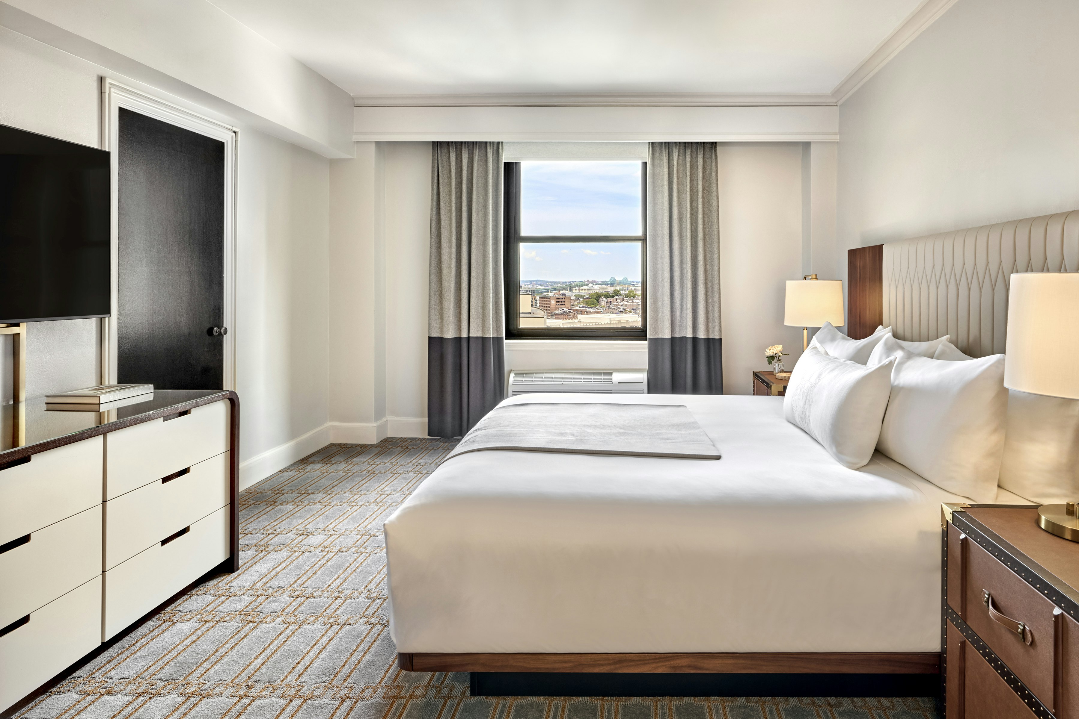 Legend, Suite, King Bed