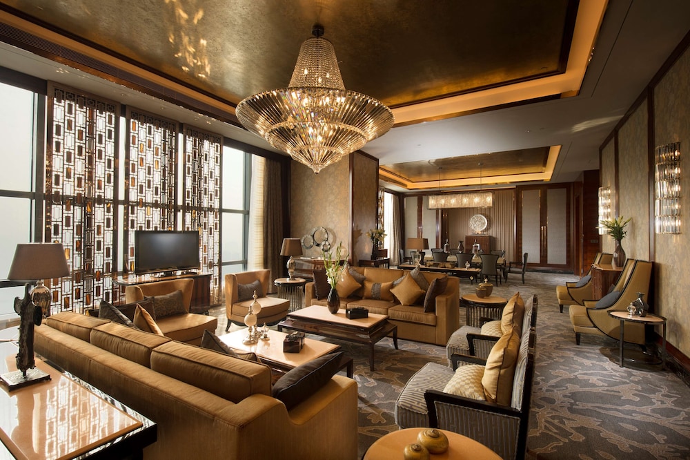 Hilton Zhongshan Downtown 63/74