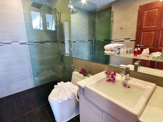 2 Bedrooms, Royal, Villa, King and Queen Bed, No Sea View