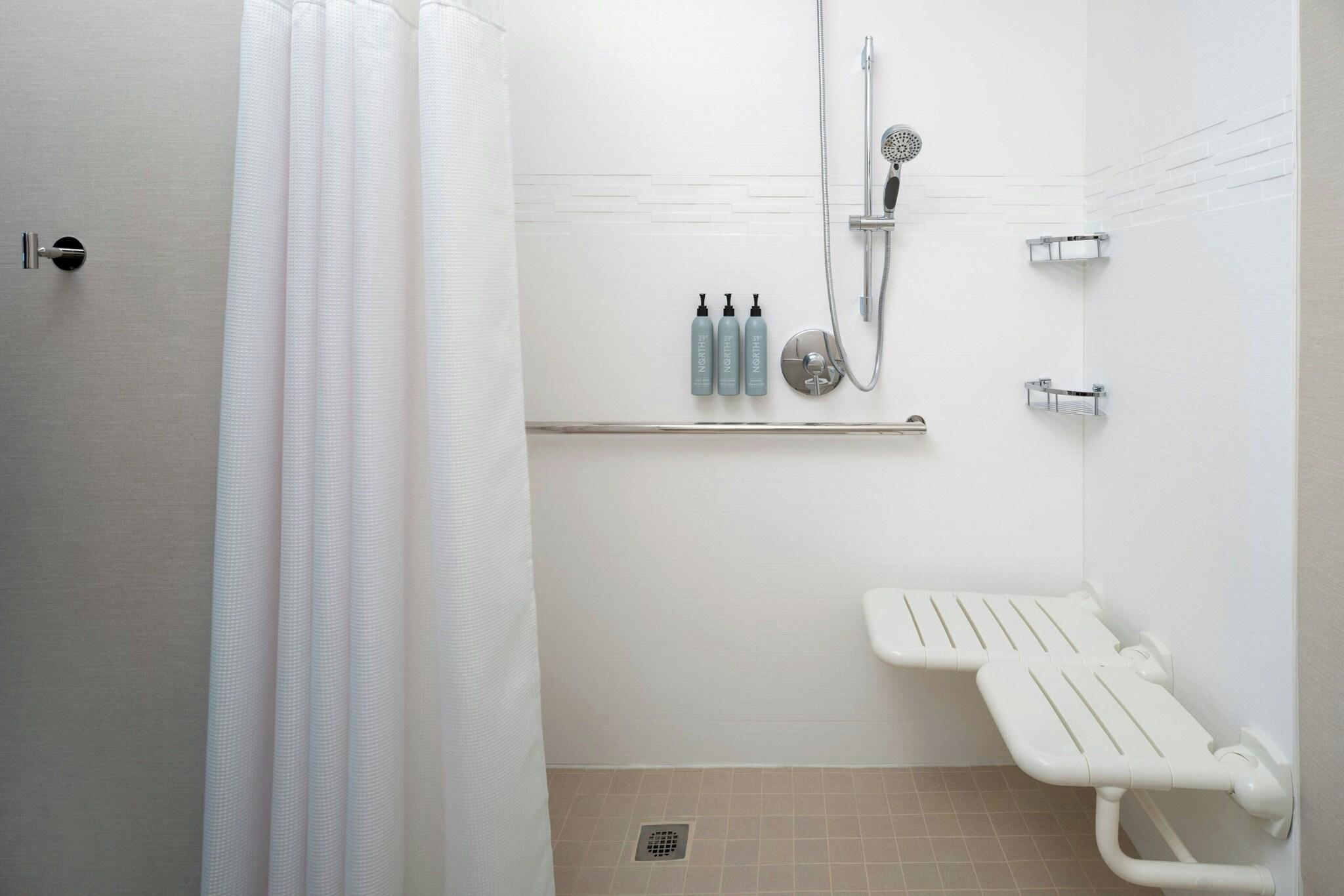 Studio, King Bed, Residence Inn Melbourne 4/5