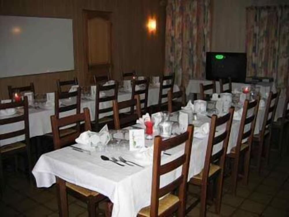 Brit Hotel Fumel Vallee Du Lot 47/50