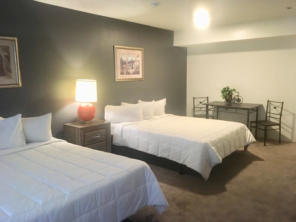 Siegel Slots and Suites 16/32