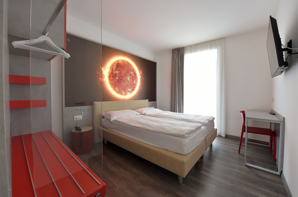EXECUTIVE, APARTMENT