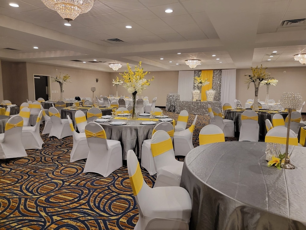 Days Inn and Suites by Wyndham Oxford 21/27