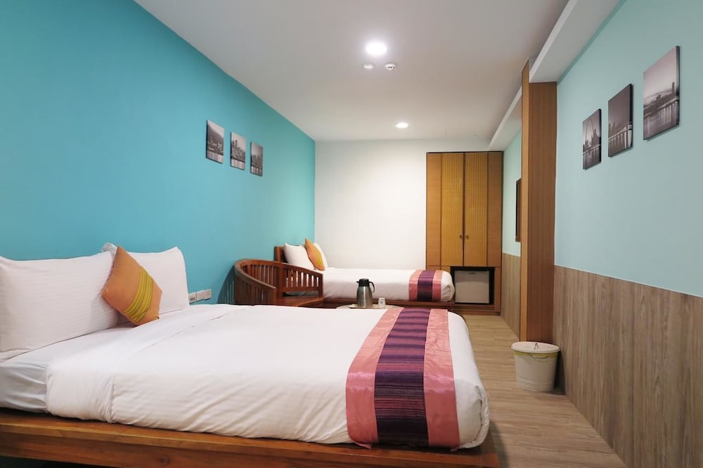 Sin Sin Hotel I 7/50