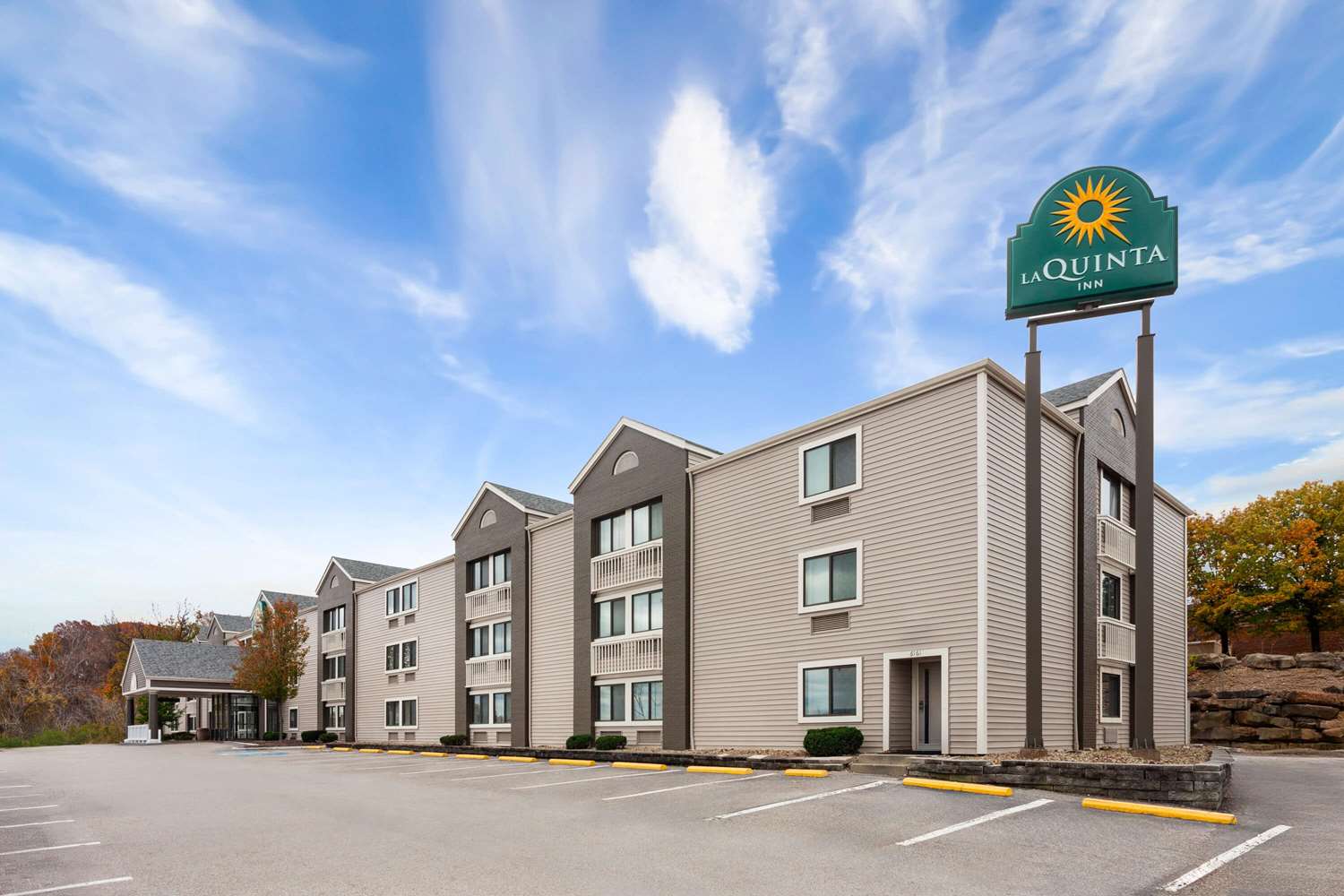 La Quinta Inn by Wyndham Cleveland Independence 8/13