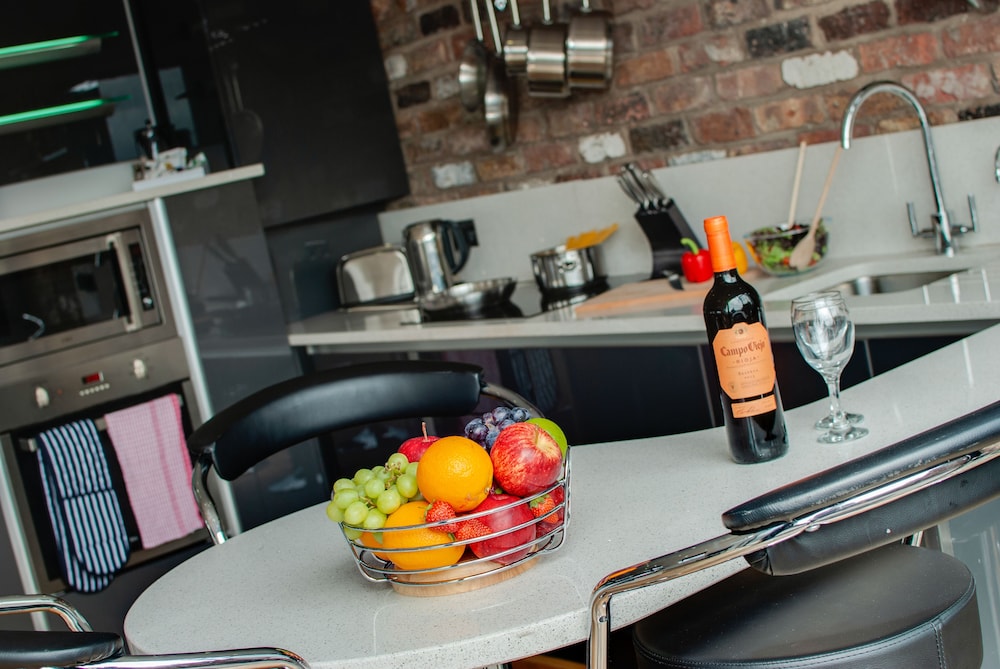 Base Serviced Apartments - Sir Thomas Street 45/57