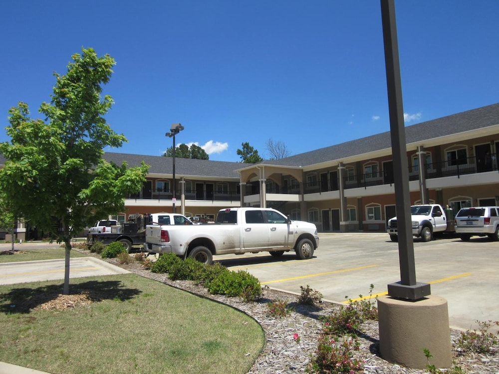 Executive Inn and Suites Tyler 44/51