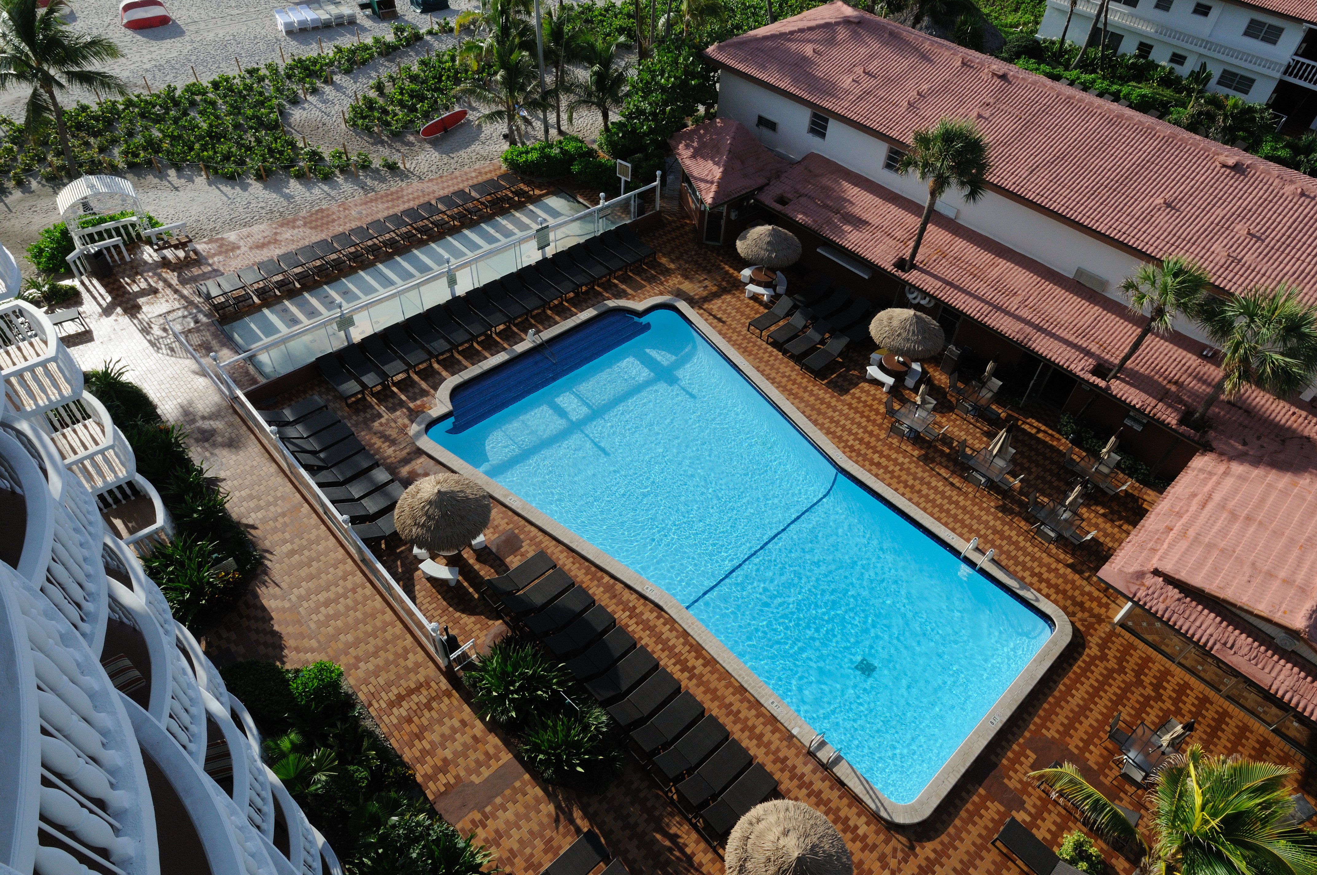 Beachcomber Oceanfront Resort Villas 42/71