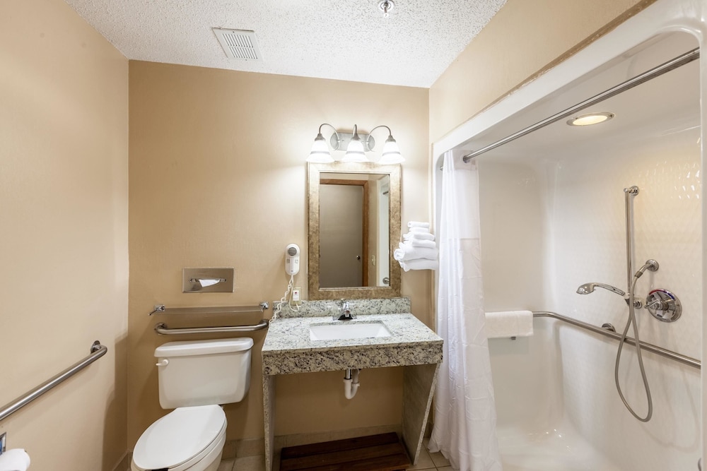 QUALITY INN ALLEN - PLANO EAST 13/37