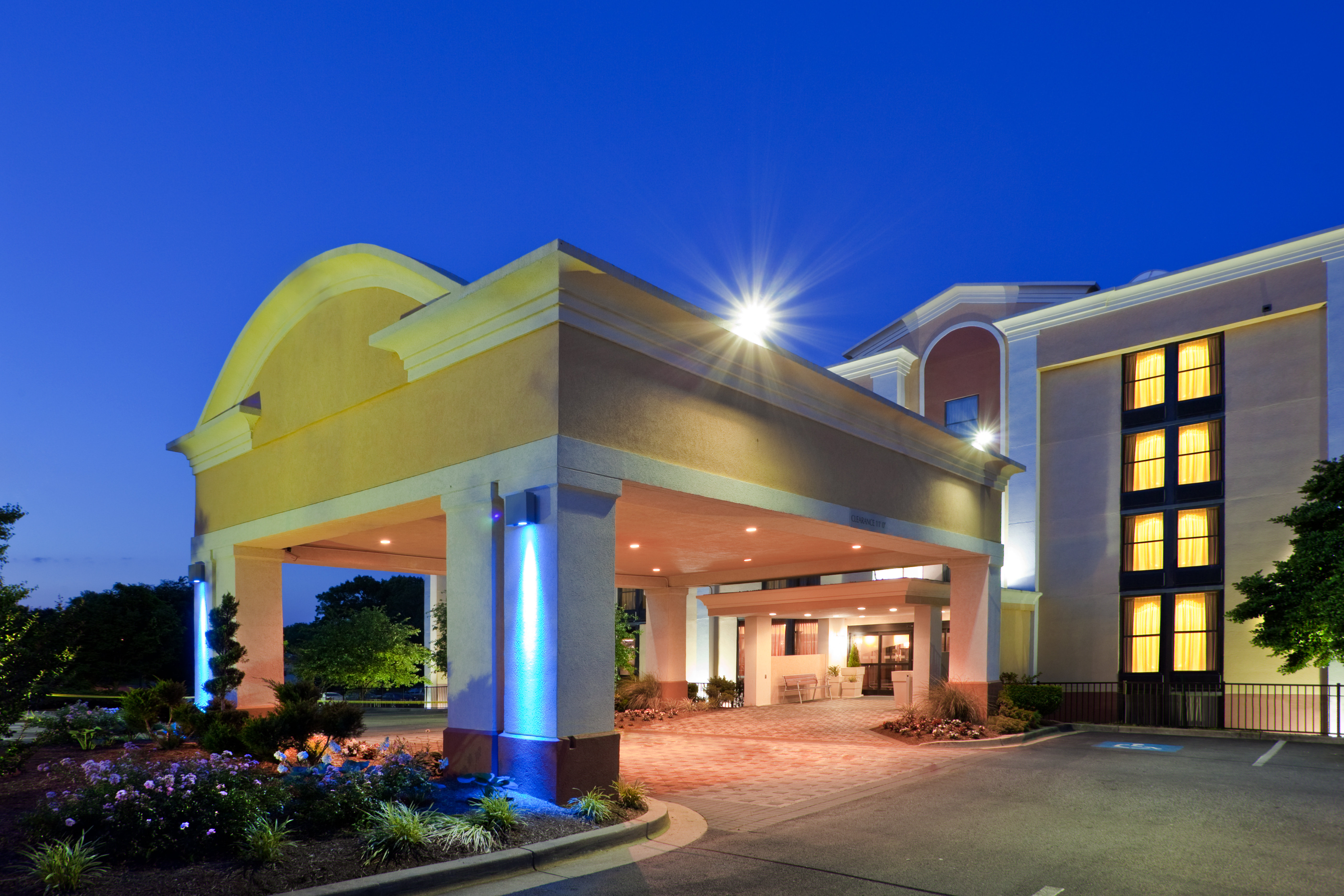 Holiday Inn Express Washington Dc East Andrews Afb 4/56