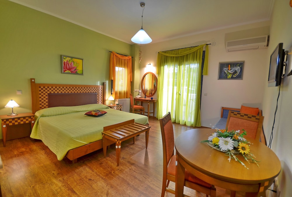Emporios Bay Hotel 35/64