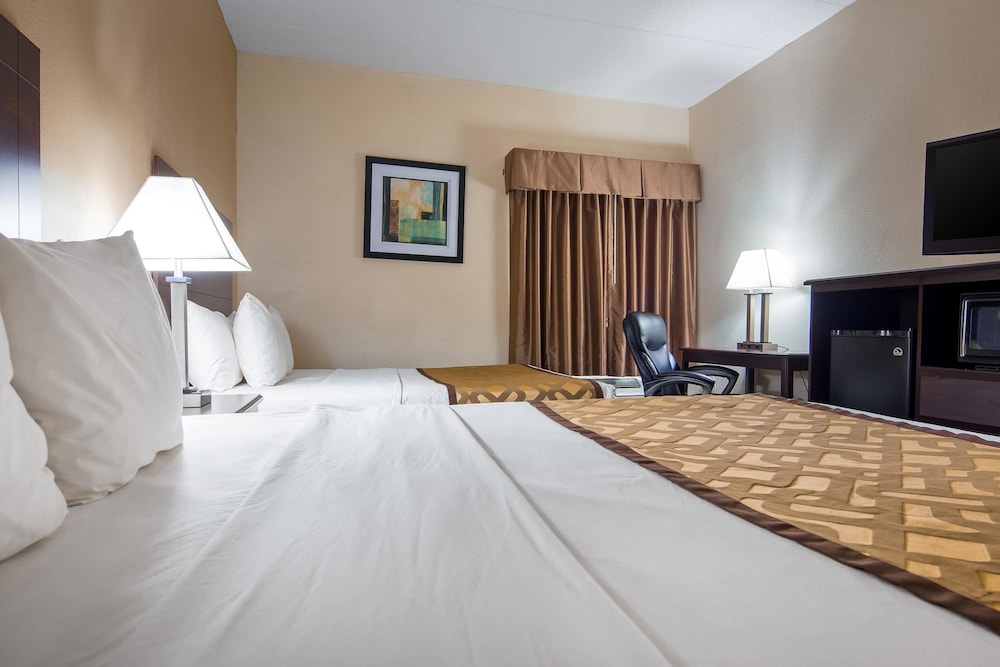 Quality Inn and Suites Southport 12/36