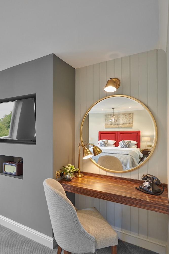 Burnham Beeches Hotel 36/41