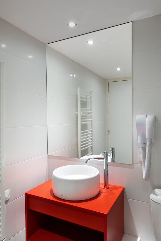 SOWELL RESIDENCES Pierre Blanche 23/70
