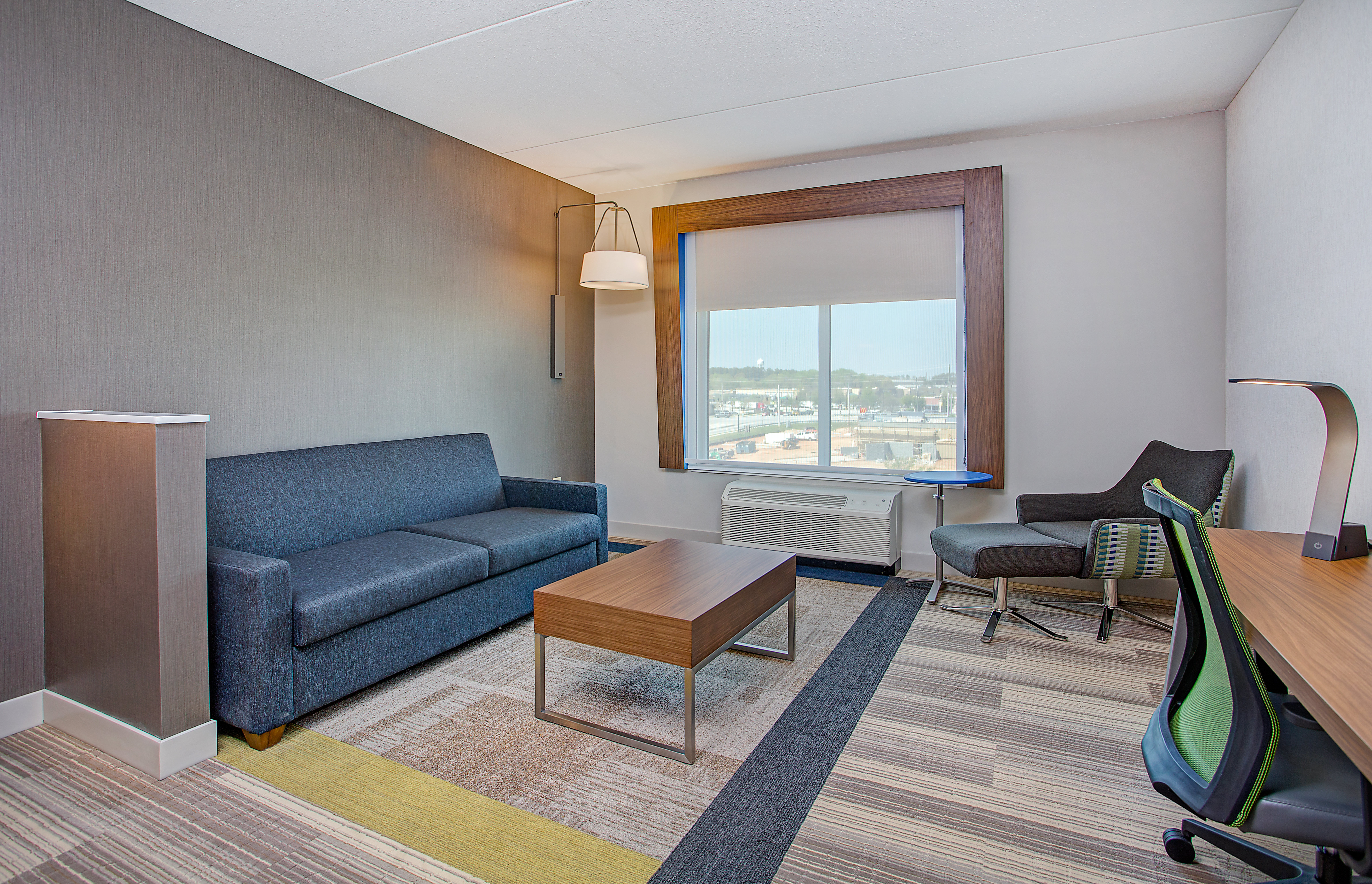 Holiday Inn Express Suites Covington 37/63
